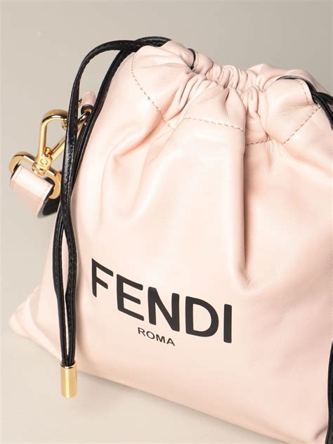 tracolla fendi ragazza carina|Borse da donna di FENDI .